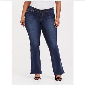 Torrid slim boot jeans excellent condition!